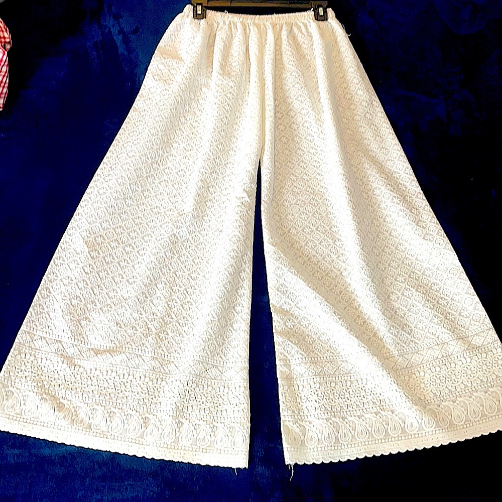 NEW Beautiful White Embroidery Pants